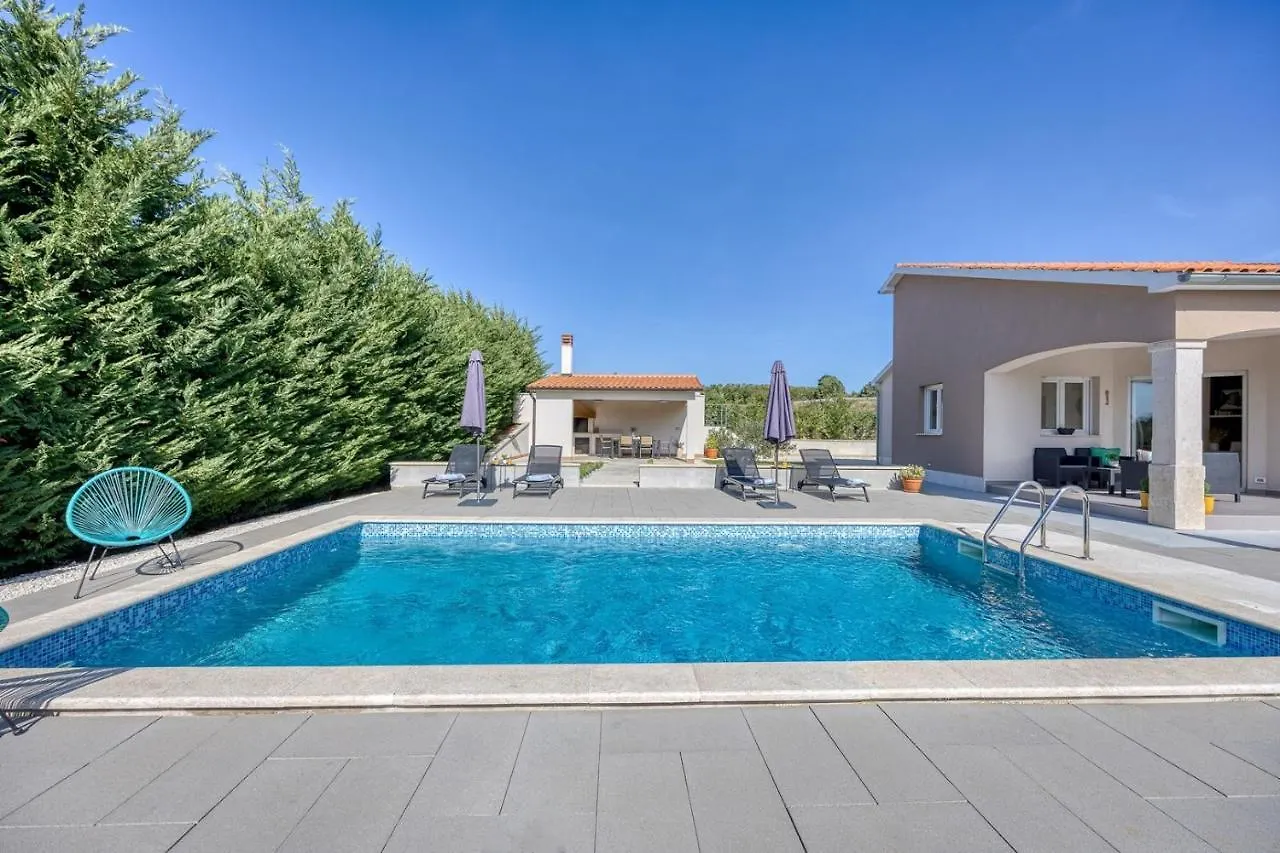Tinjan Villa Rita With Private Pool