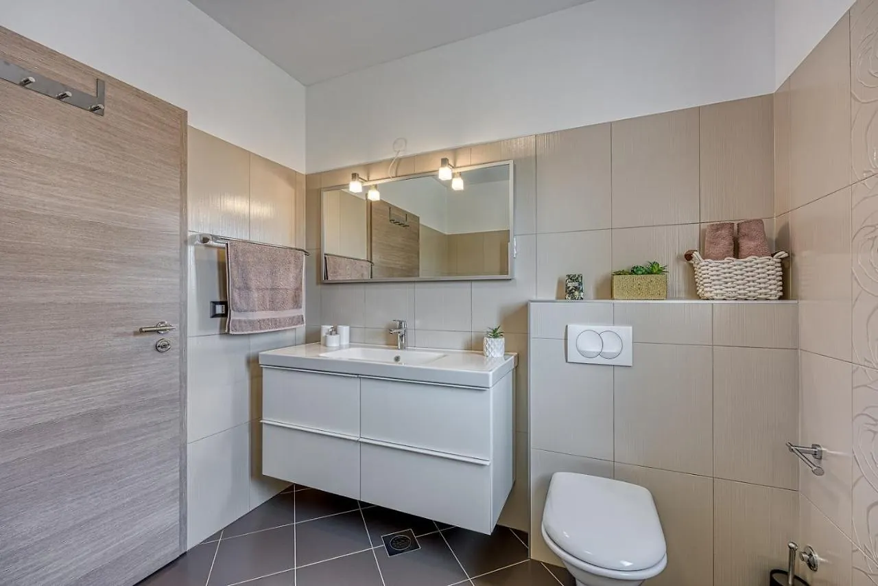 Tinjan Villa Rita With Private Pool קרואטיה