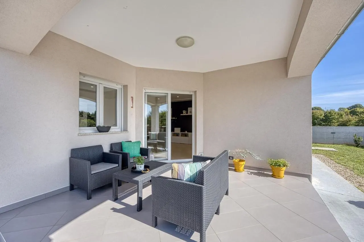 Villa Rita With Private Pool Tinjan