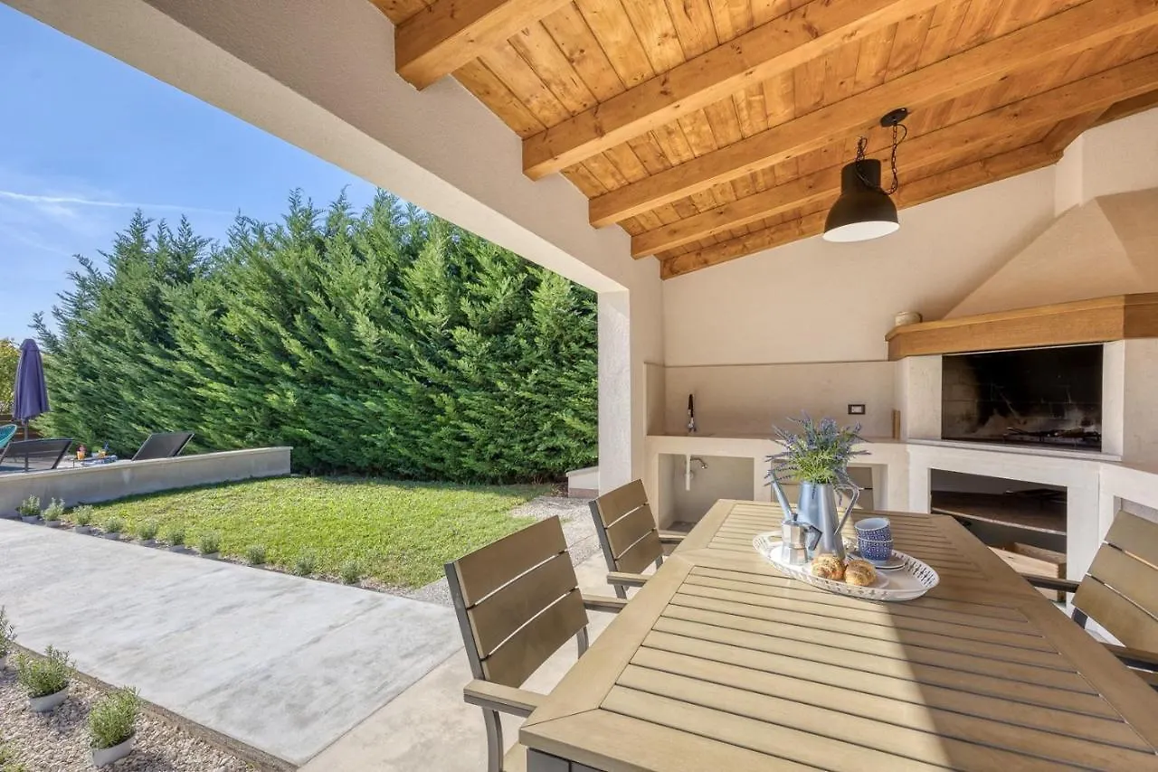 Villa Rita With Private Pool Tinjan