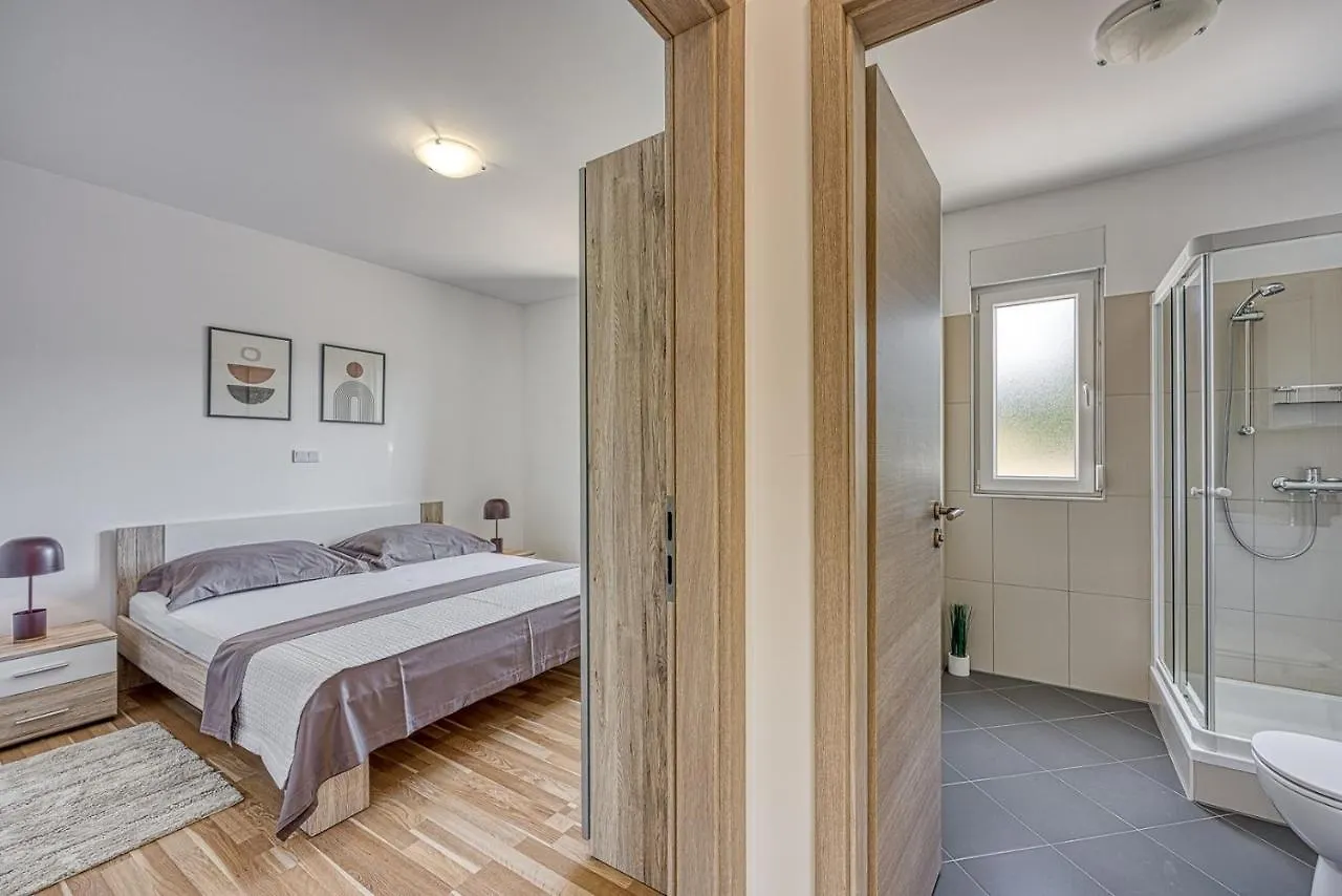 Villa Rita With Private Pool Tinjan