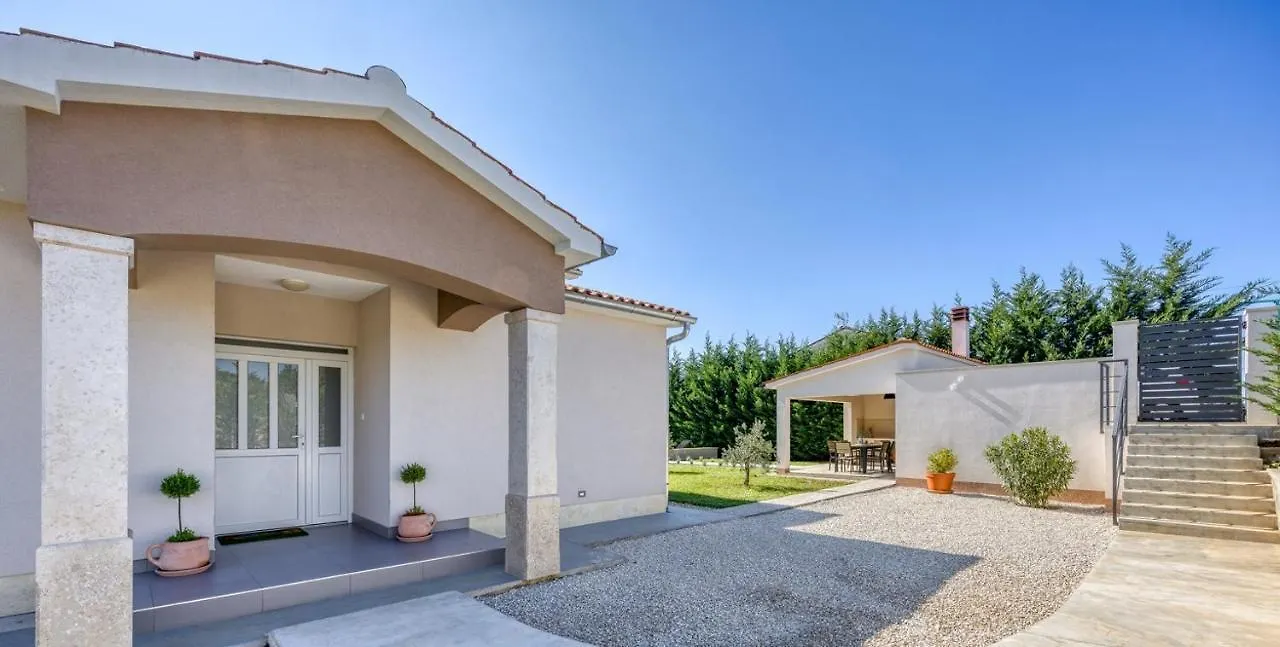 Villa Rita With Private Pool Tinjan